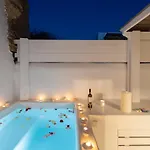 In Heart House - Naousa, Paros *