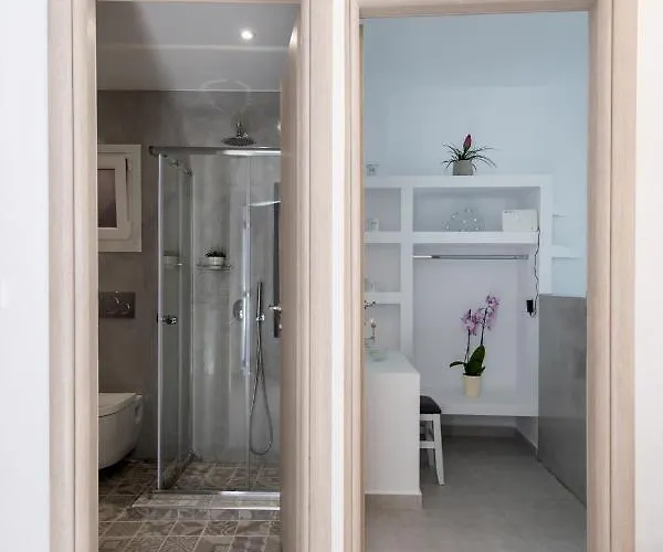 In Heart House - Naousa, Paros Náusza